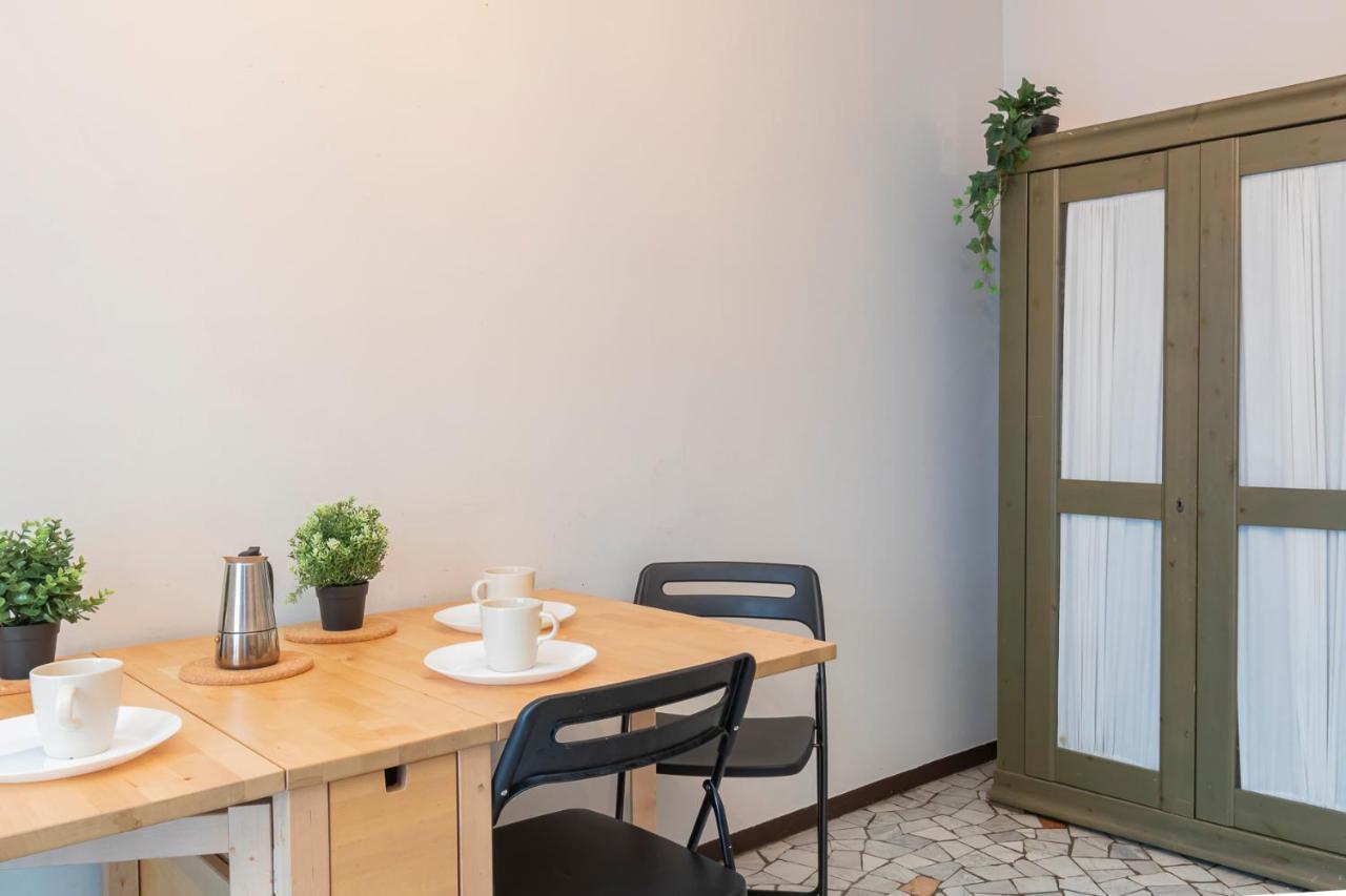 Apartamento Renovated Close To Station Ponte Seveso 42 *