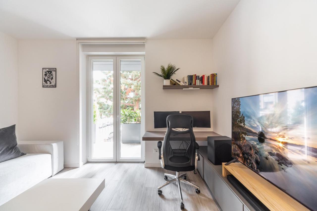 Comfy With Private Parking & Balcony Apartment *