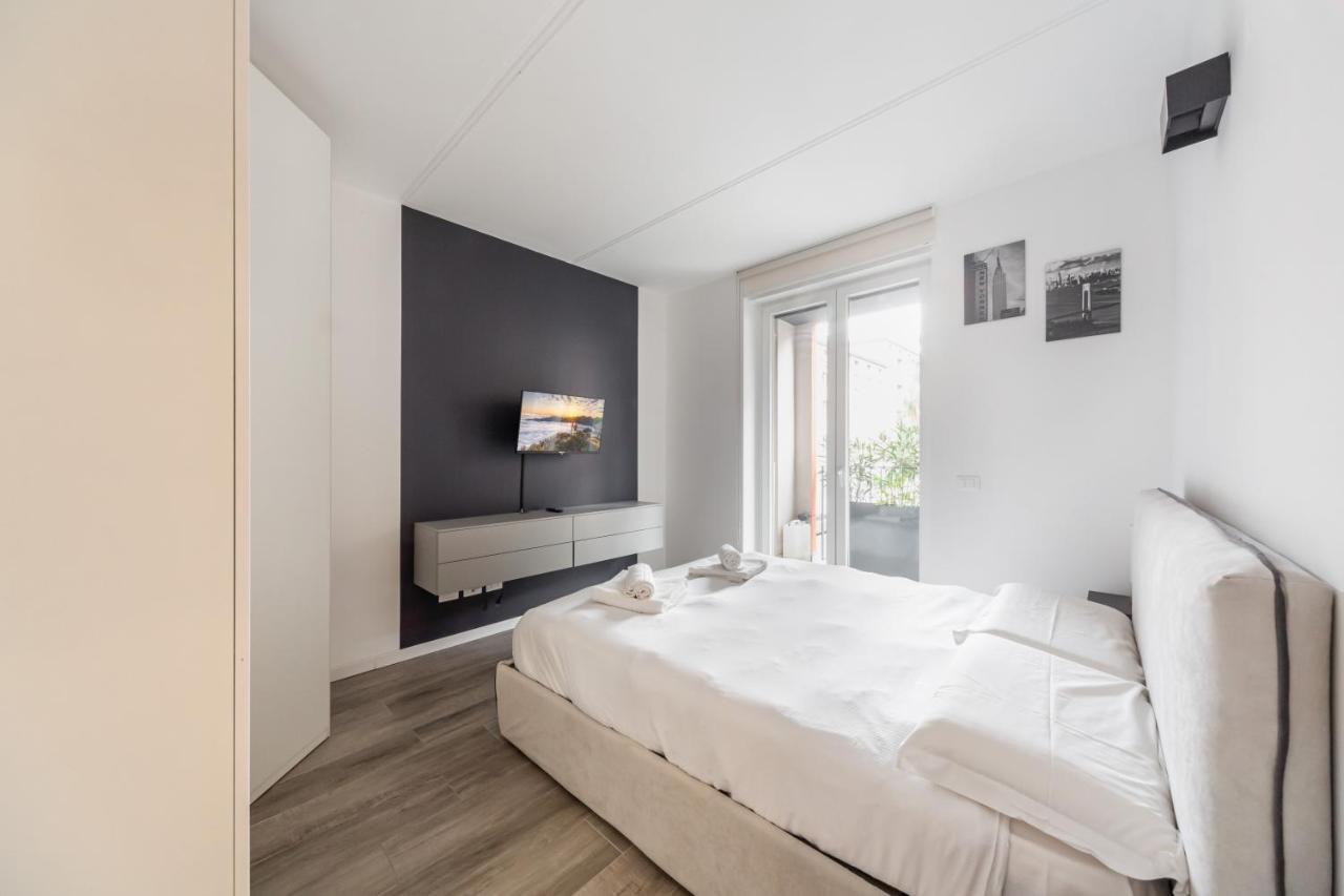 Comfy With Private Parking & Balcony Apartment *