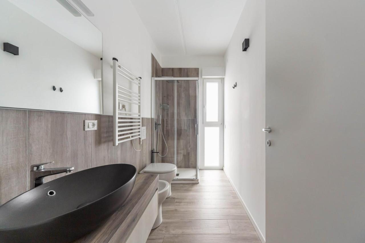 Apartment Comfy With Private Parking & Balcony *