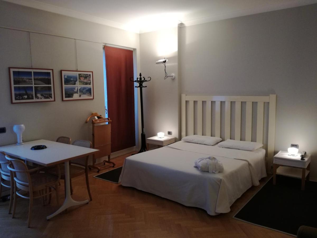 Borgonuovo Uno Apartment *