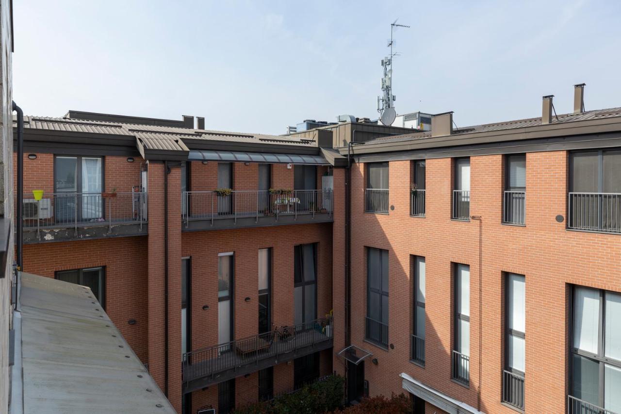 Salomone - Mecenate District Apartment Milan