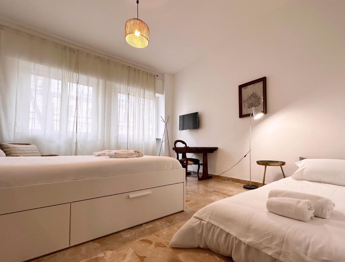 Orea Spiti - Drawings In Teodosio Apartment