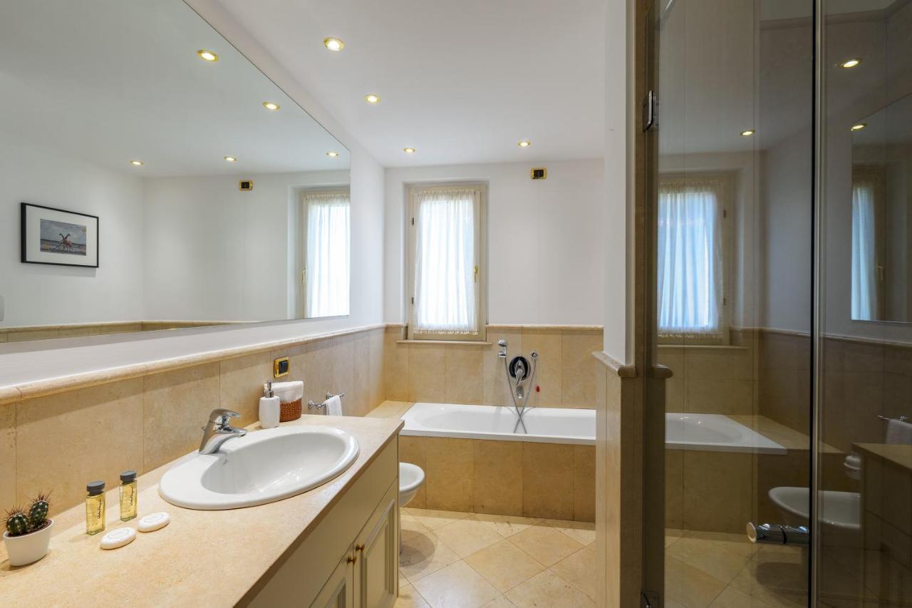 Apartment Montenapoleone-duomo Attico Di Lusso E Parcheggio Privato