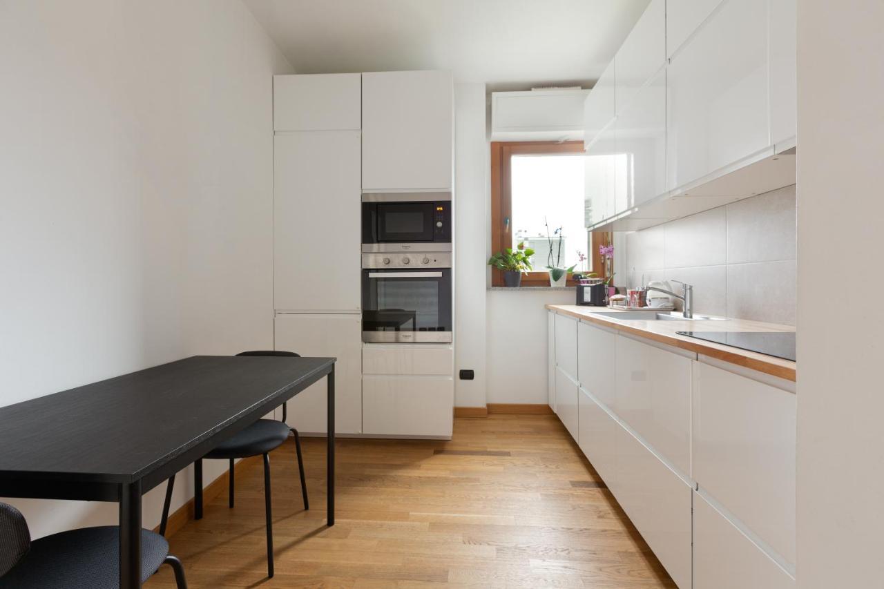 Apartment Comfy X3 - With Balcony Milan