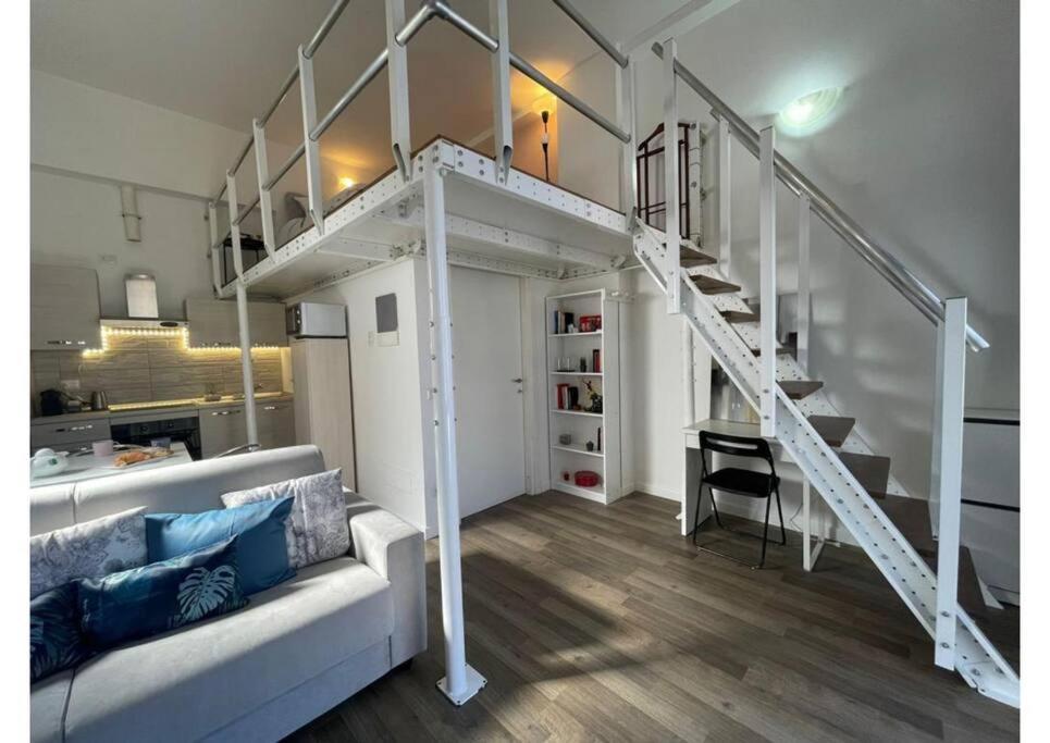 Sansiro - Fiera - Loft Strategico E Luminoso Apartamento