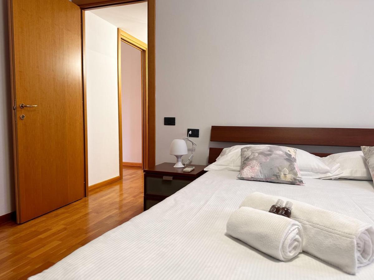 Bwr - Bilocale Con Terrazzo, Via Gonin * Milan