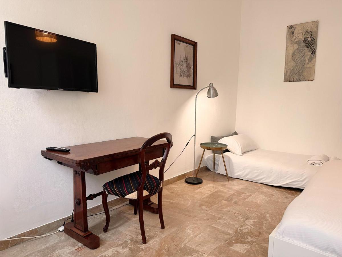 Orea Spiti - Drawings In Teodosio Apartment
