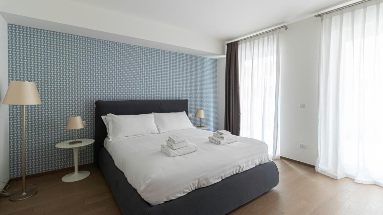 Italianway - Corso 11 * Milan