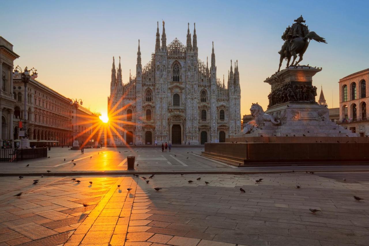 Life House-yellow San Siro & Duomo Milano