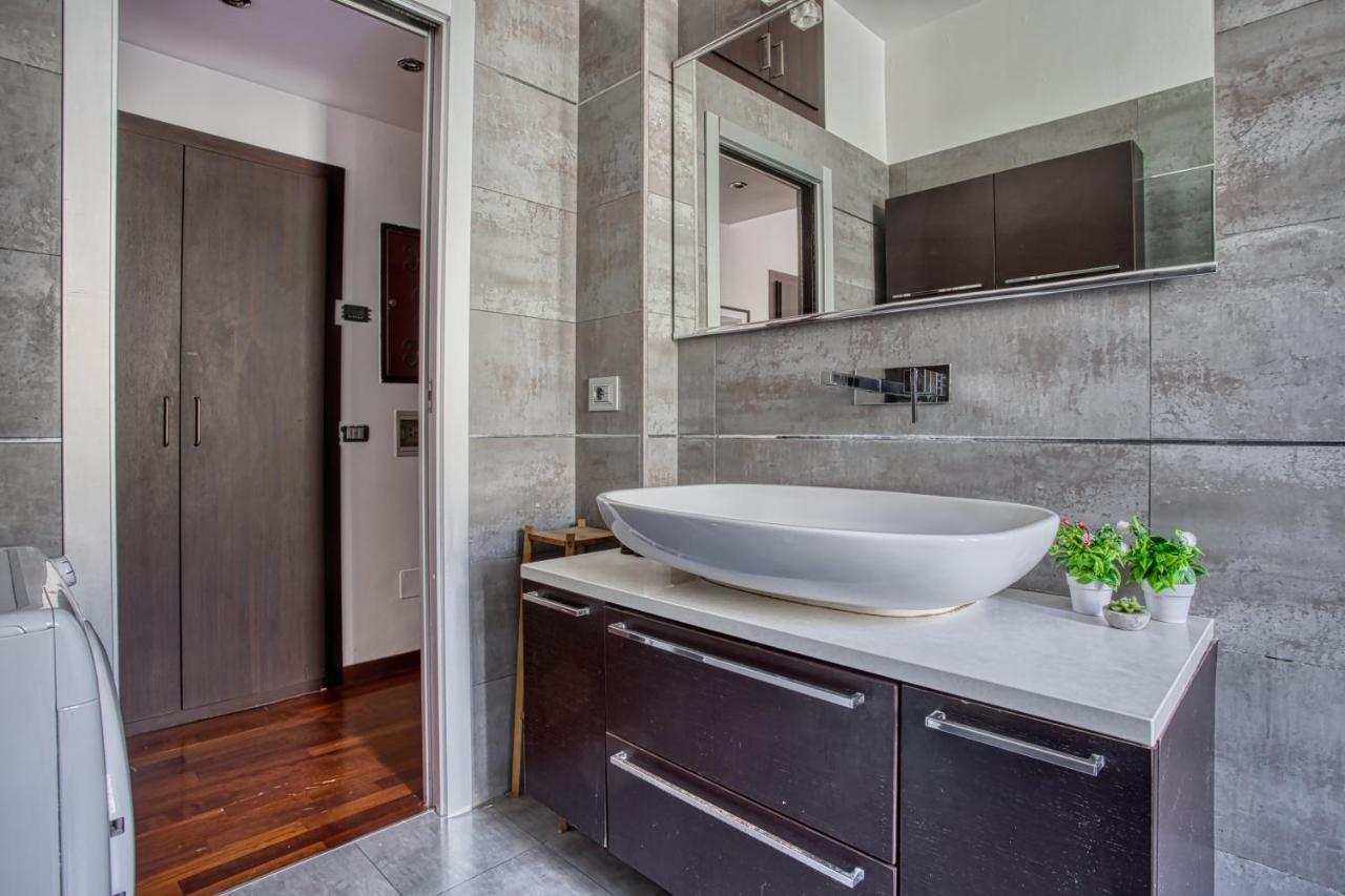 Joivy Tasteful Flat With Balcony * Milan