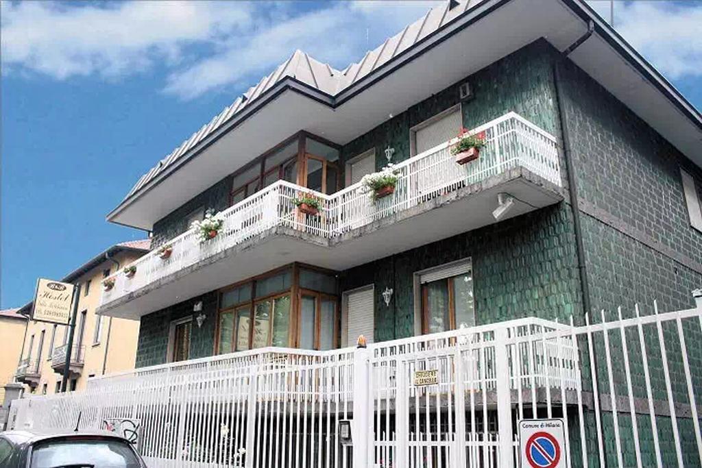 Villamelchiorre 1 * Milan