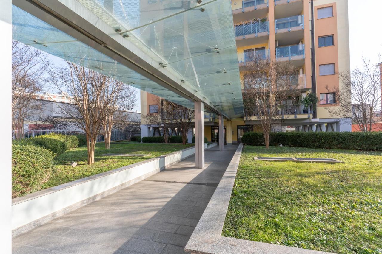 The Best Rent - Bright One-bedroom In Precotto Area Apartment