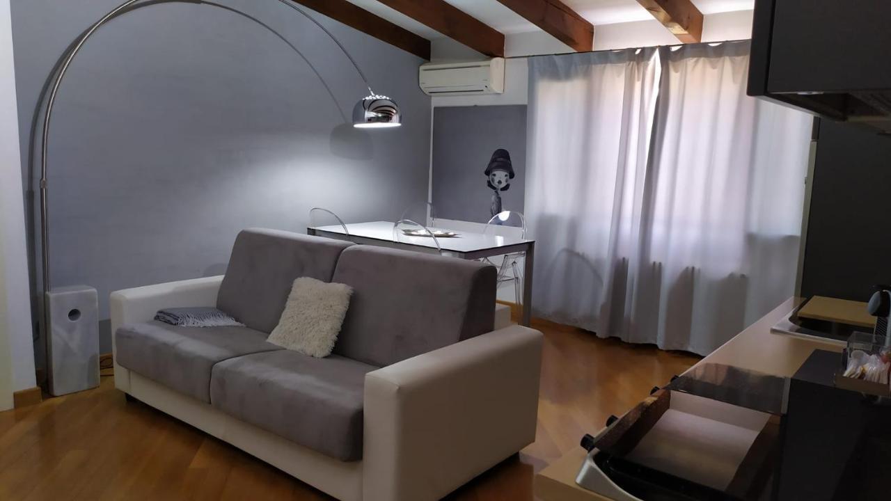 Nolo93 Attic Right In Front Of The Metro Station To Duomo Milan