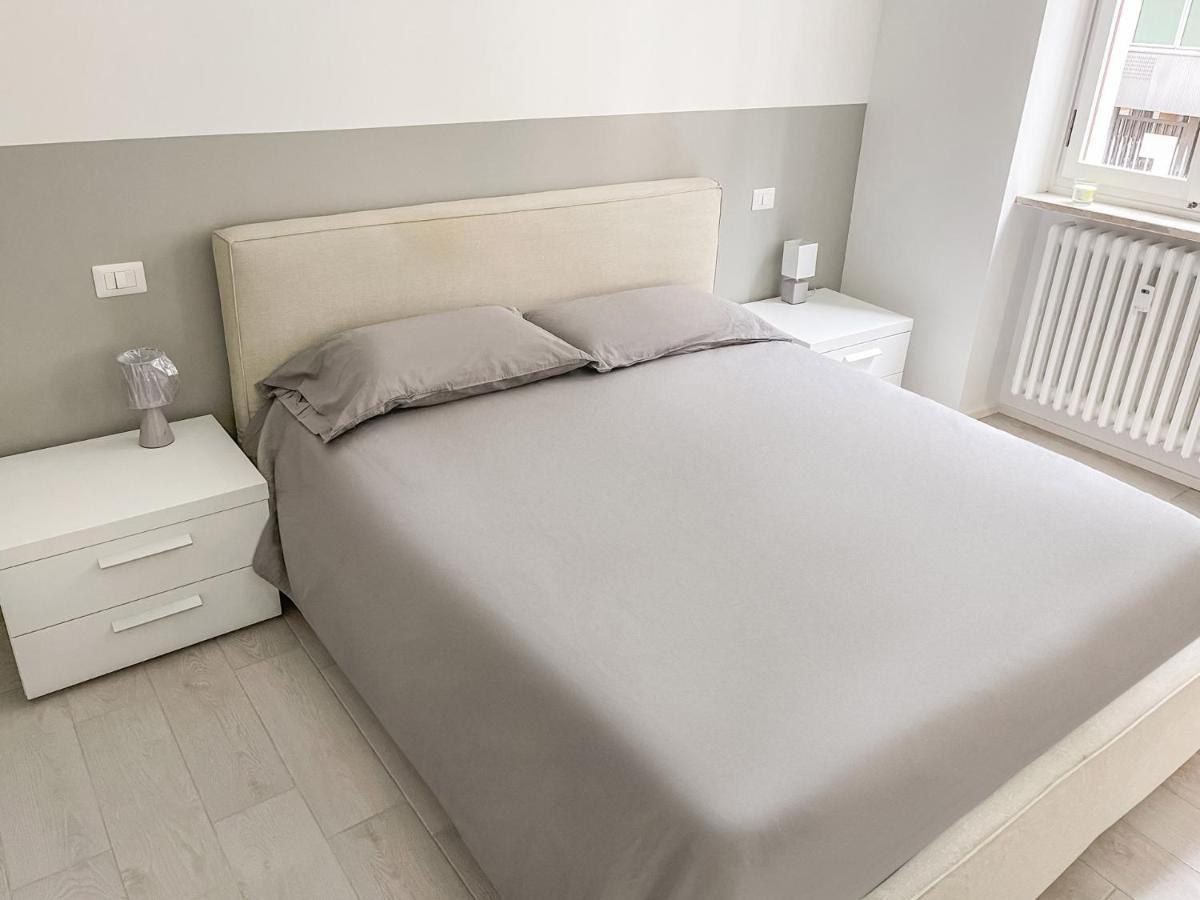 Capital Moscova - White Milan