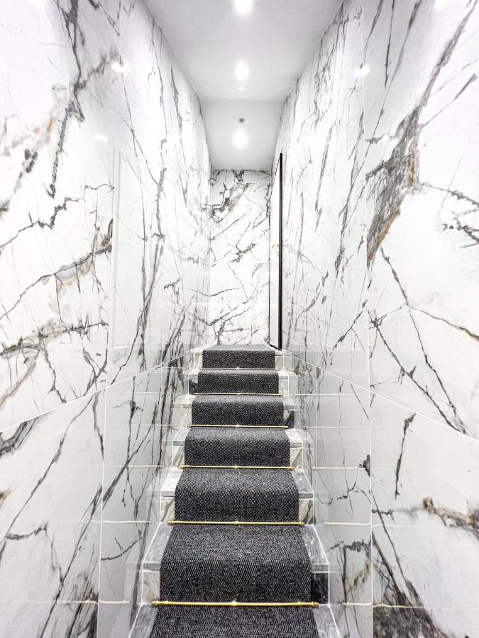 The Boutique House - Treasure Trove - Gold * Milan