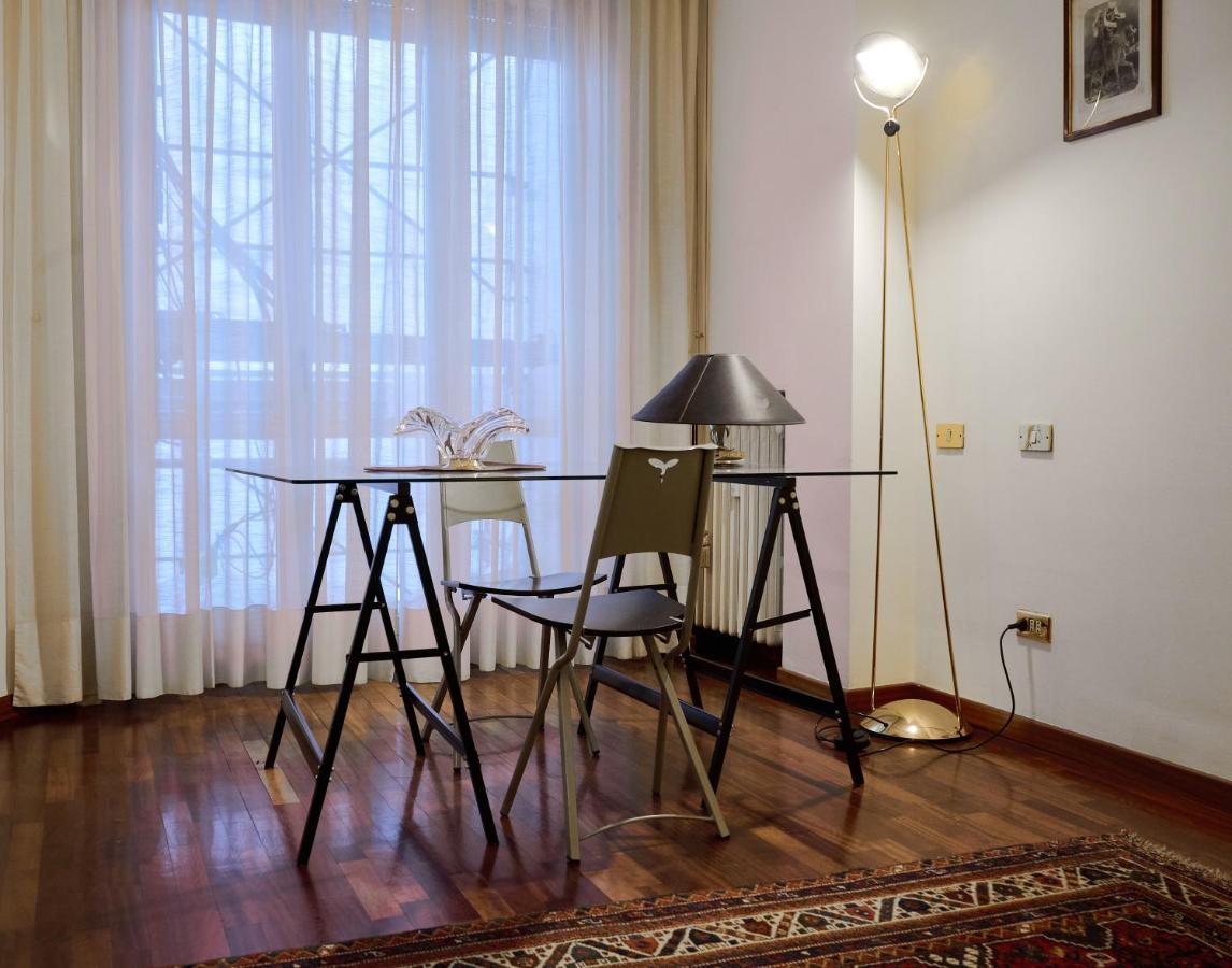 In The Center Of The Milanese Nightlife Apartment
