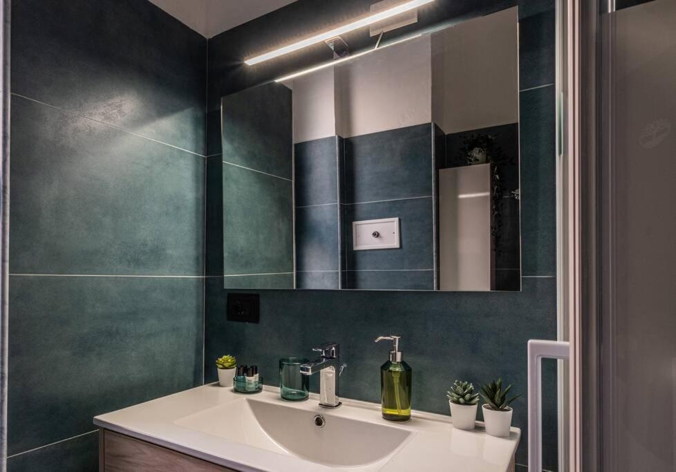Artistic House Navigli-duomo Netflix & Design * Milan