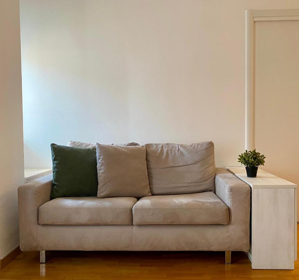 Da Vinci - With Balcony In Design District - Tortona Area Appartamento