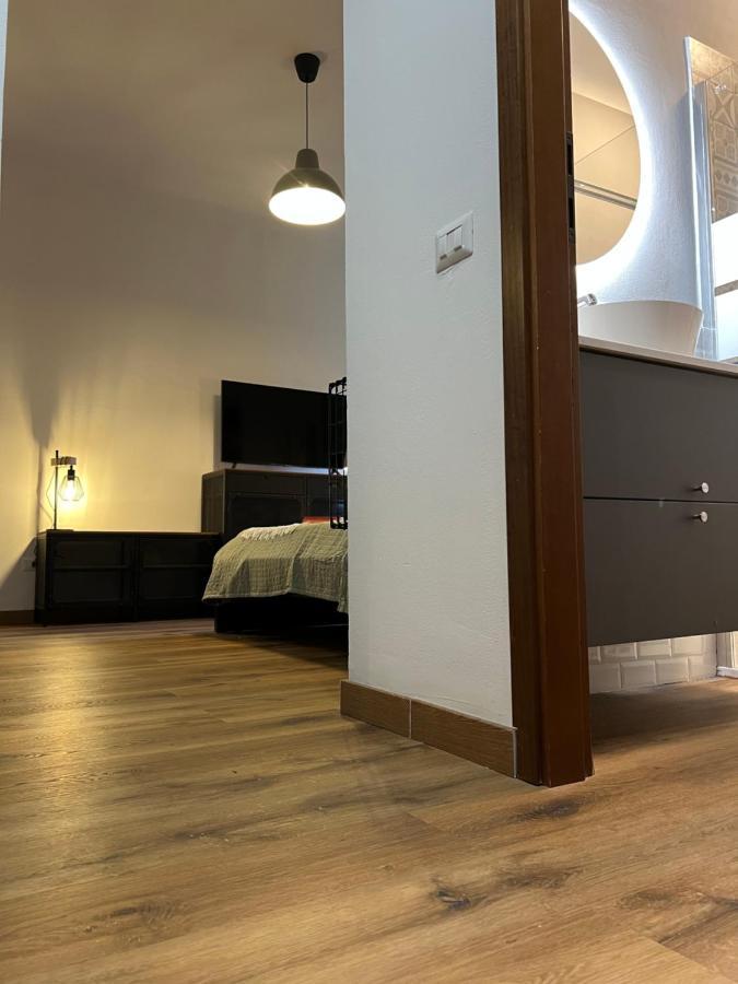 Stylish 3 Km Away From Duomo - Netflix, Wi-fi, All Comforts Included * Milão