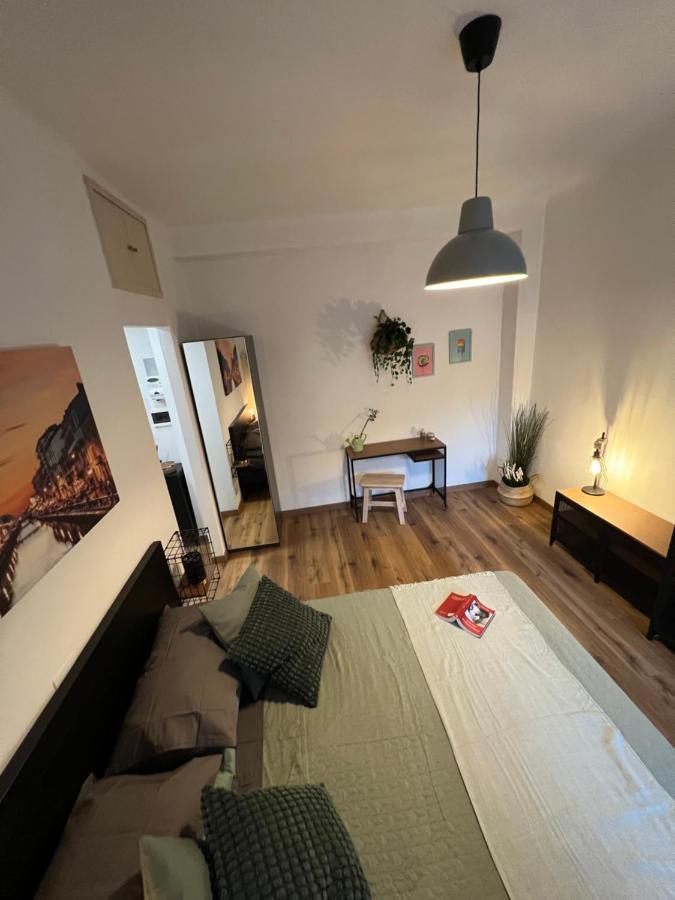 Apartamento Stylish 3 Km Away From Duomo - Netflix, Wi-fi, All Comforts Included *