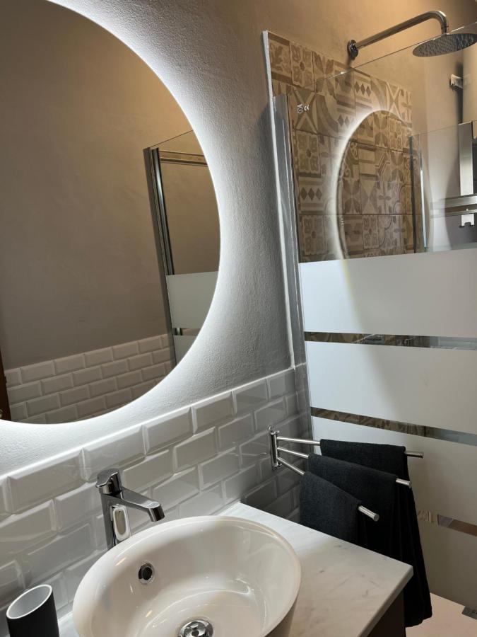 Stylish 3 Km Away From Duomo - Netflix, Wi-fi, All Comforts Included Apartamento Milão
