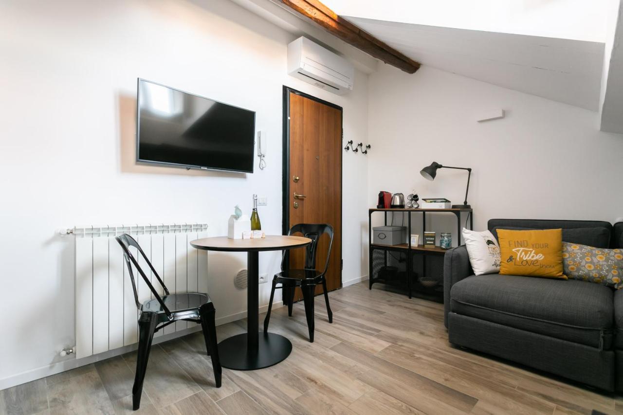 Apartment Navigli Darsena Milan