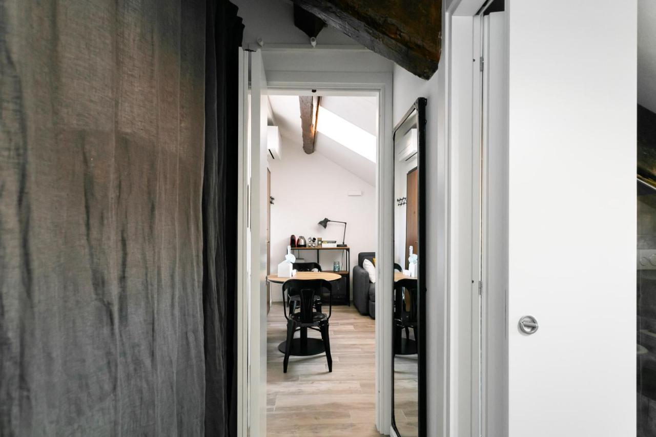 Apartment Navigli Darsena Milan