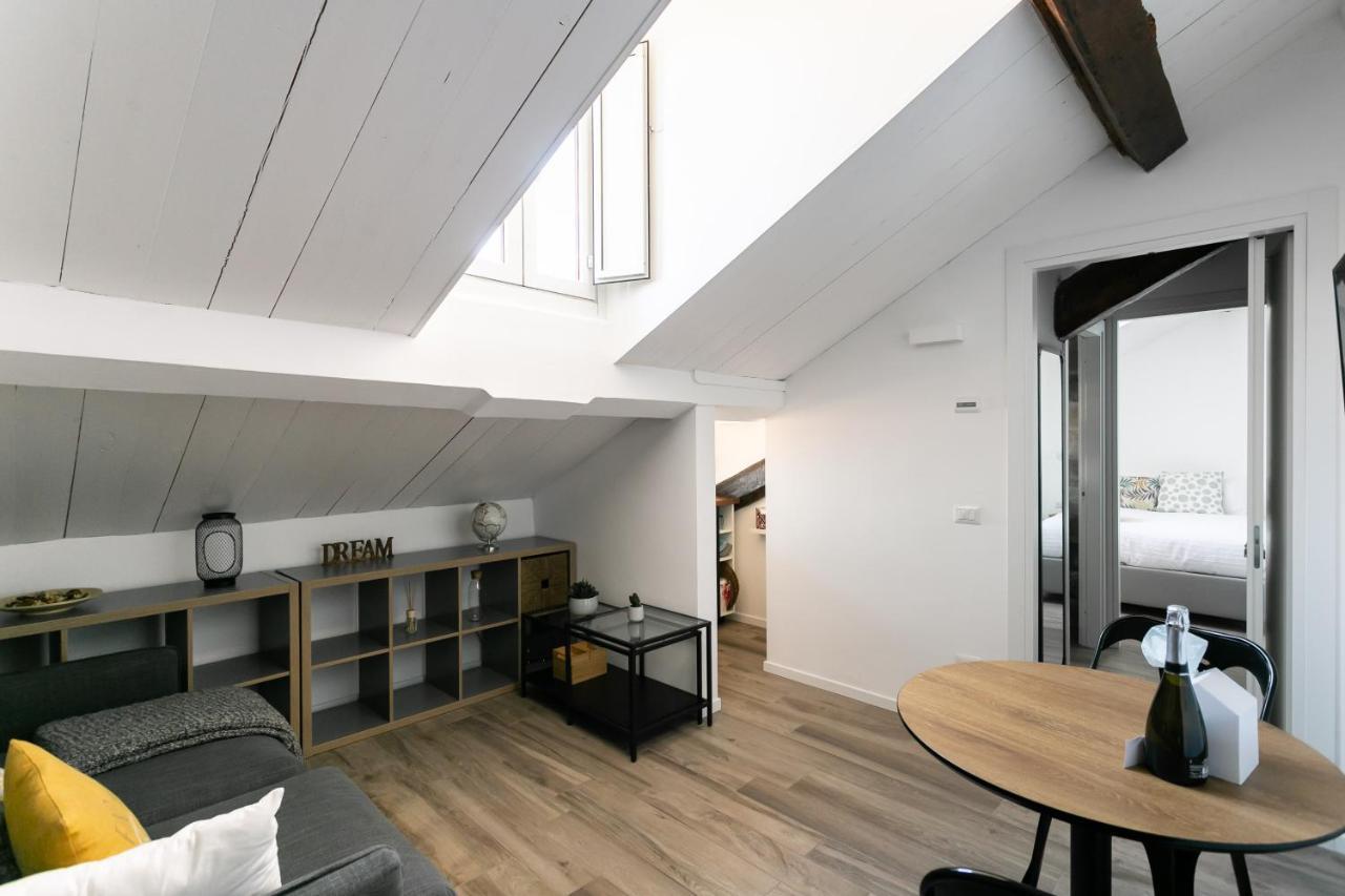 Navigli Darsena Apartment Milan