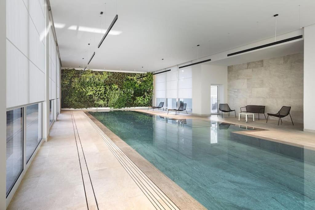 Eliteestates-sky16+gym+pool+free Parking+ps5+rooftop Apartment *