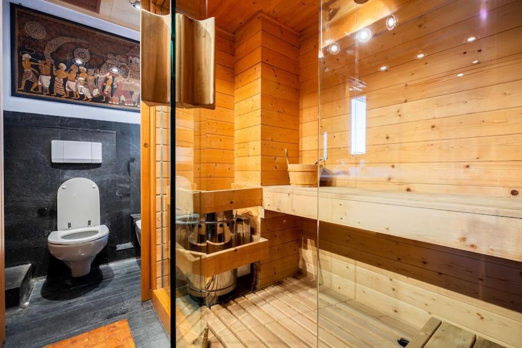 Luxury Penthouse - Sauna, Garage, Office, Terrace * Milan