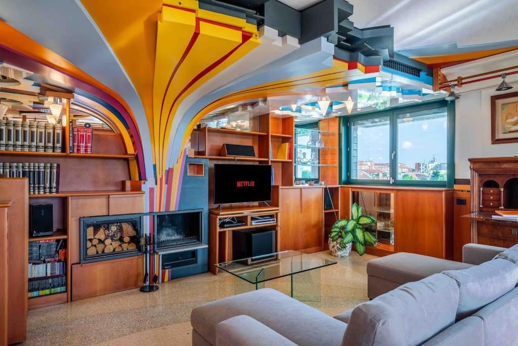 Luxury Penthouse - Sauna, Garage, Office, Terrace Apartment Milan