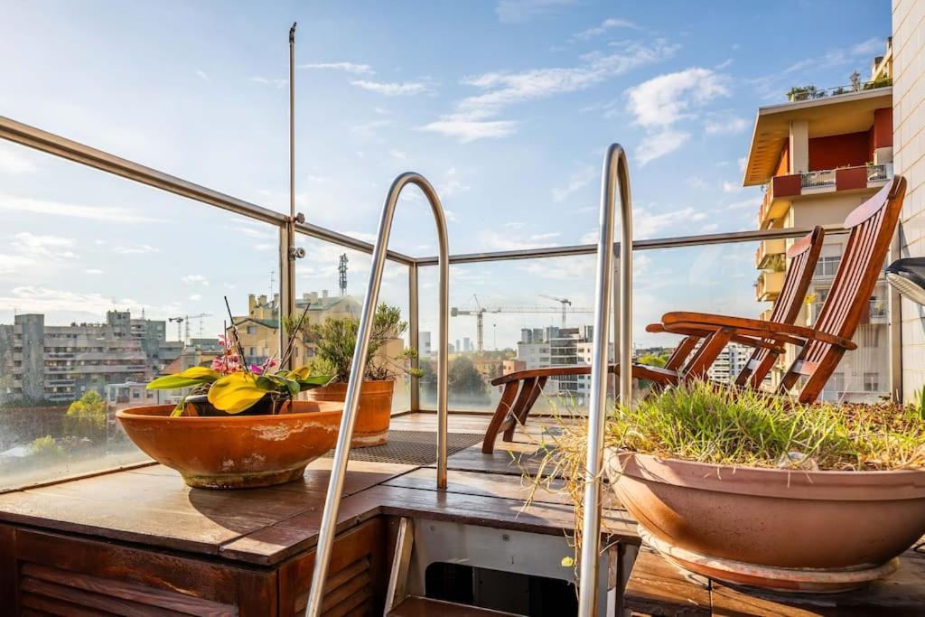 Luxury Penthouse - Sauna, Garage, Office, Terrace Milan