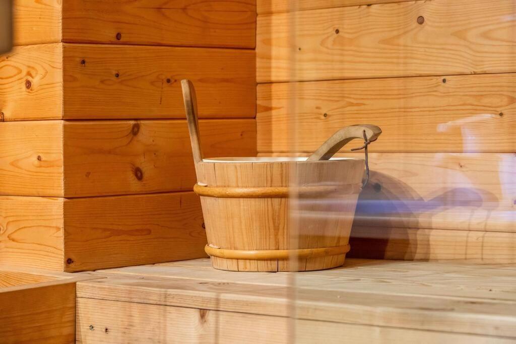 Luxury Penthouse - Sauna, Garage, Office, Terrace Apartment *