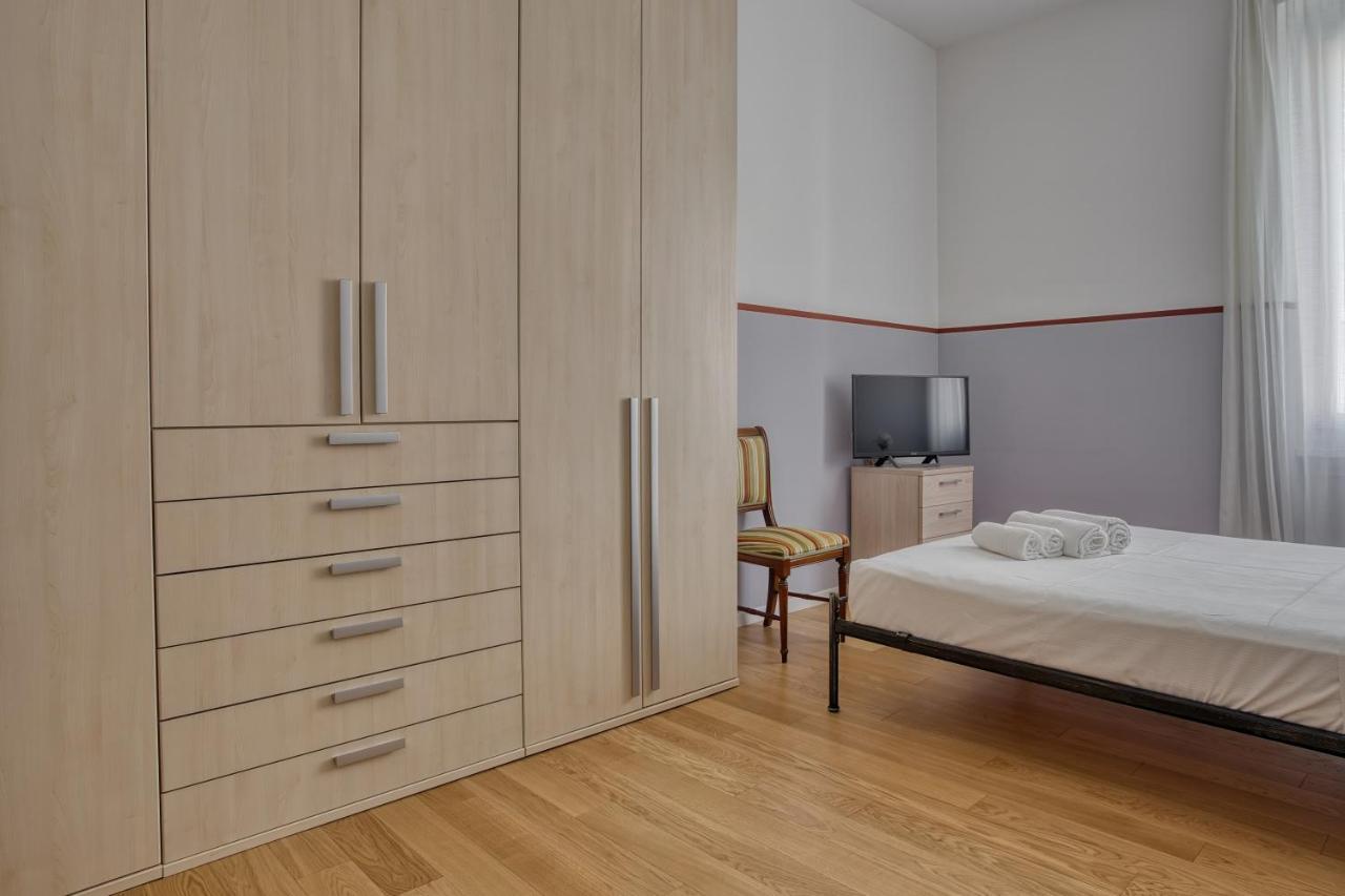 Joivy Lovely Apt, Easy Access To Centre Milão