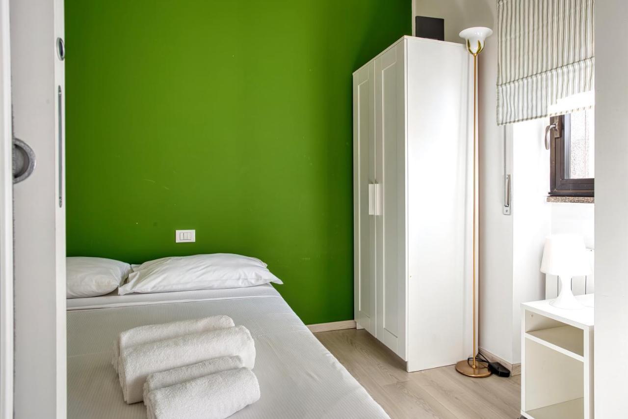 Joivy Vibrant 2bed With Balcony Apartment