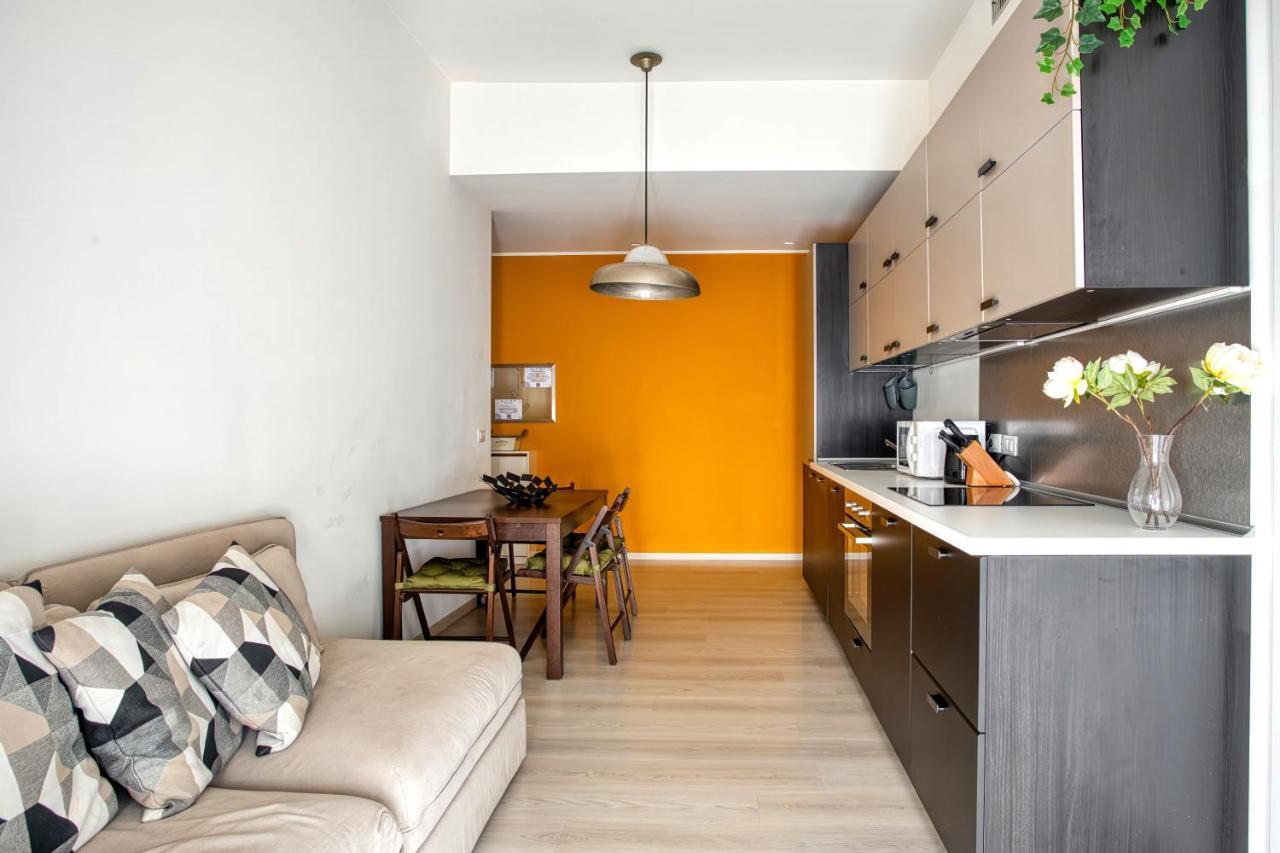 Joivy Vibrant 2bed With Balcony Milan