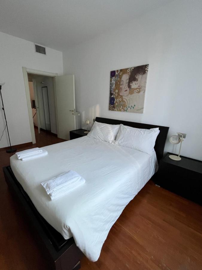 Apartamento Bilocale Zona Tortona Milão