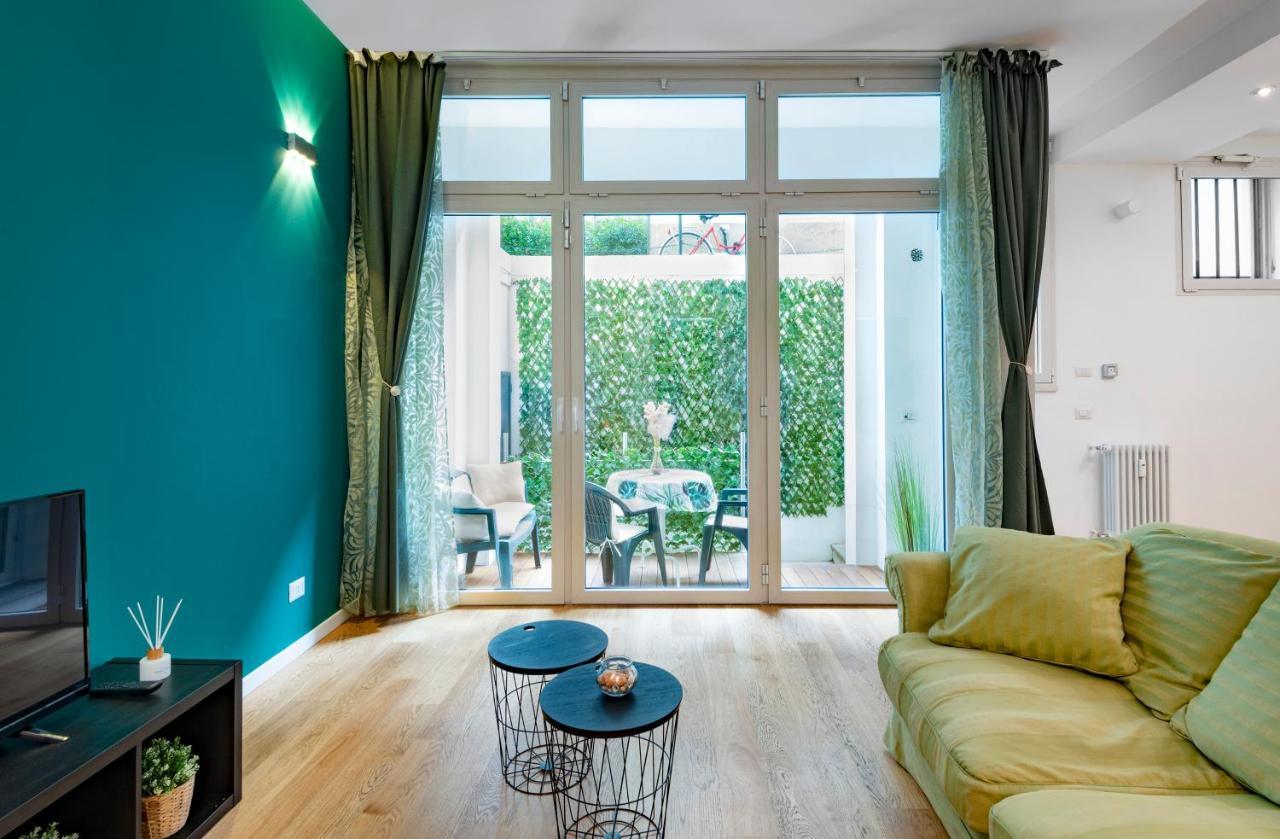 Deluxe 120 Mq , 4 Minuti A Piedi Dai Navigli Apartment Milan