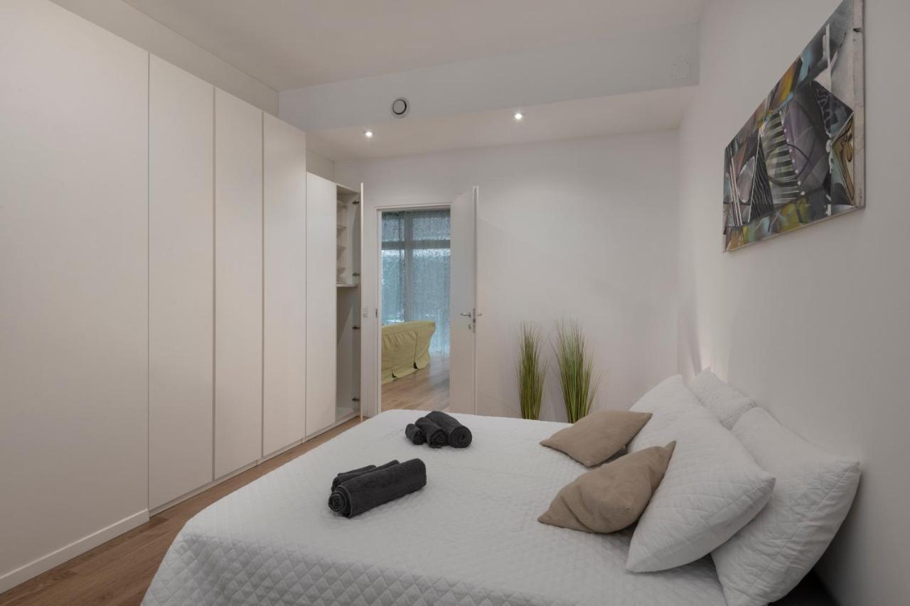 Apartment Deluxe 120 Mq , 4 Minuti A Piedi Dai Navigli Milan