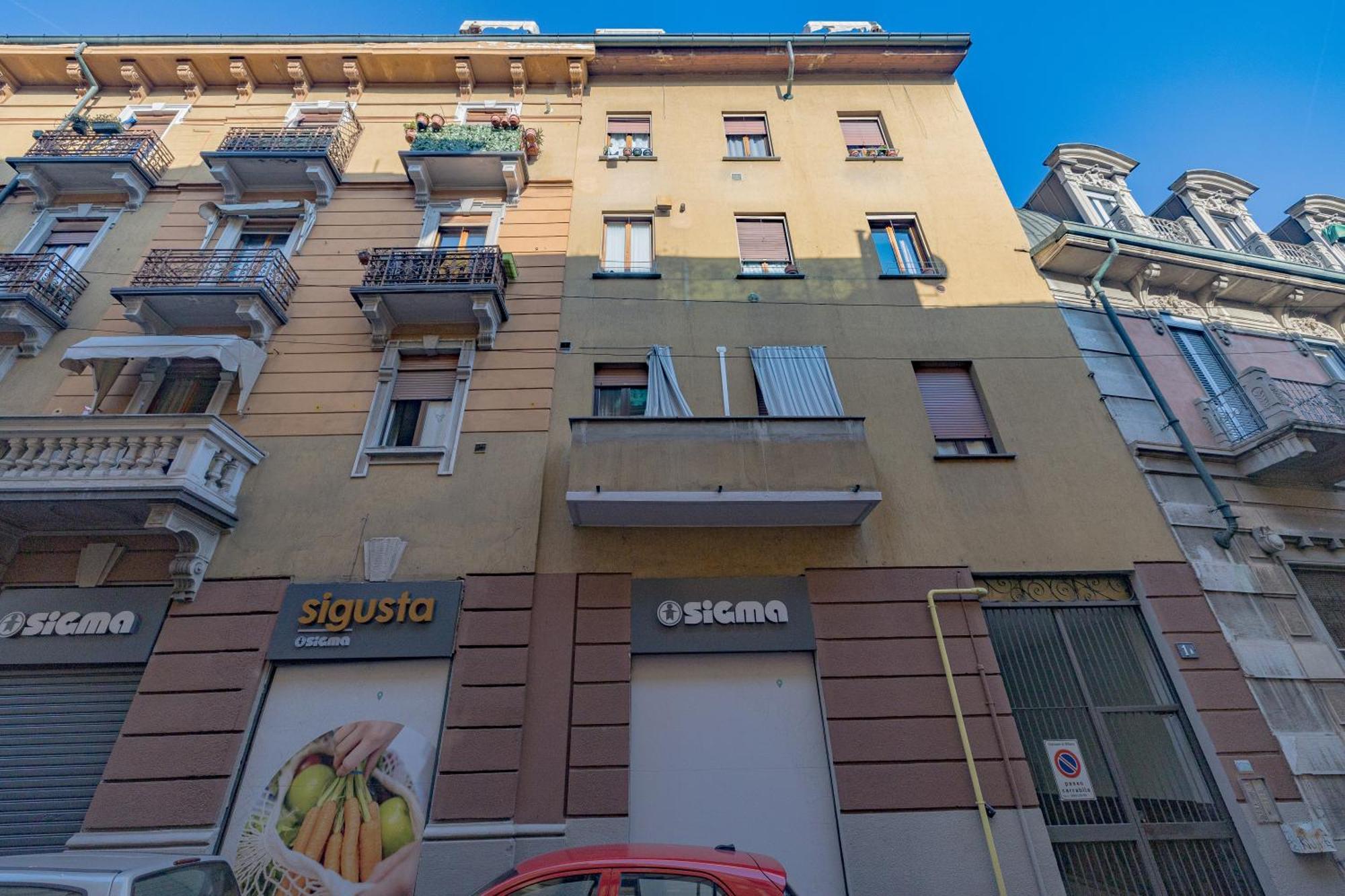 Apartment Milanogorla-metro 50mt-duomo A 15 Minuti Milan