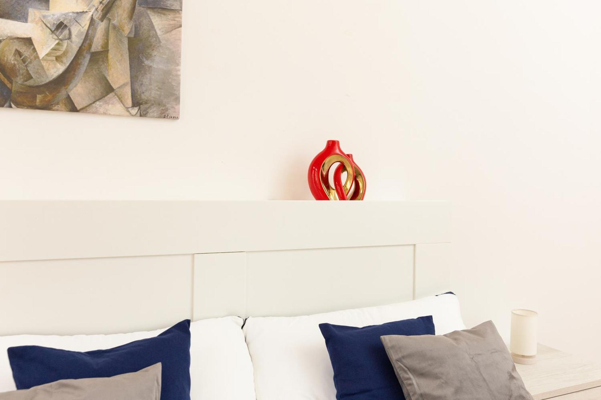 Picasso - Spacious Exclusive Appartamento Milano