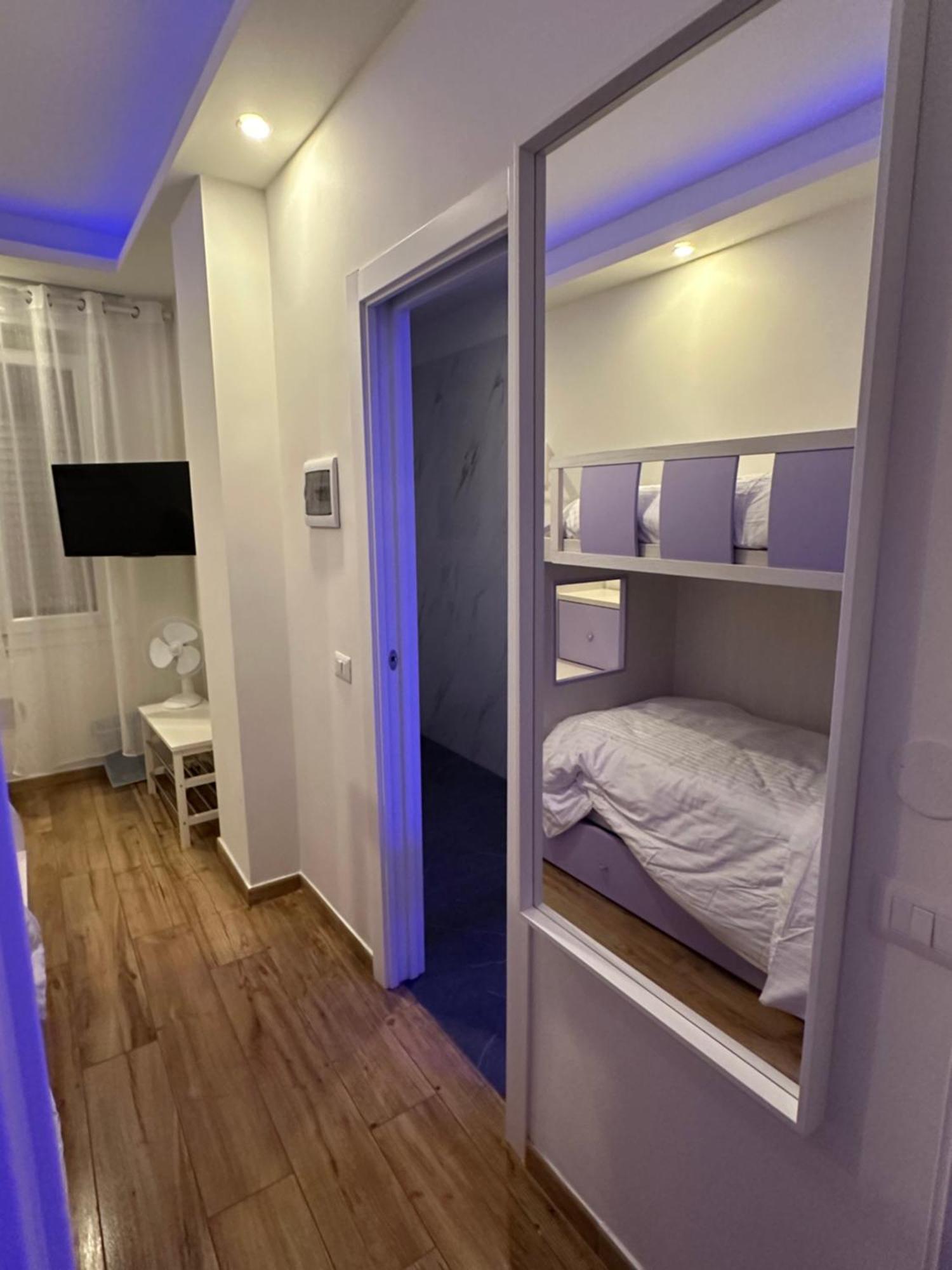 Guest house Bunk Bed - 4
