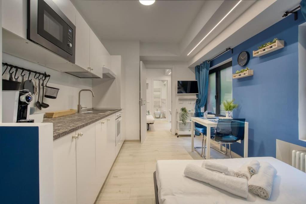 Suzzani 273 - Interno B1 *