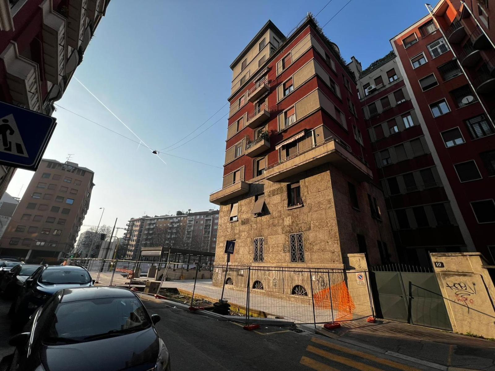 Guzzo B - Elegant Flat With Balcony At Bolivar M4 Metro * Milan