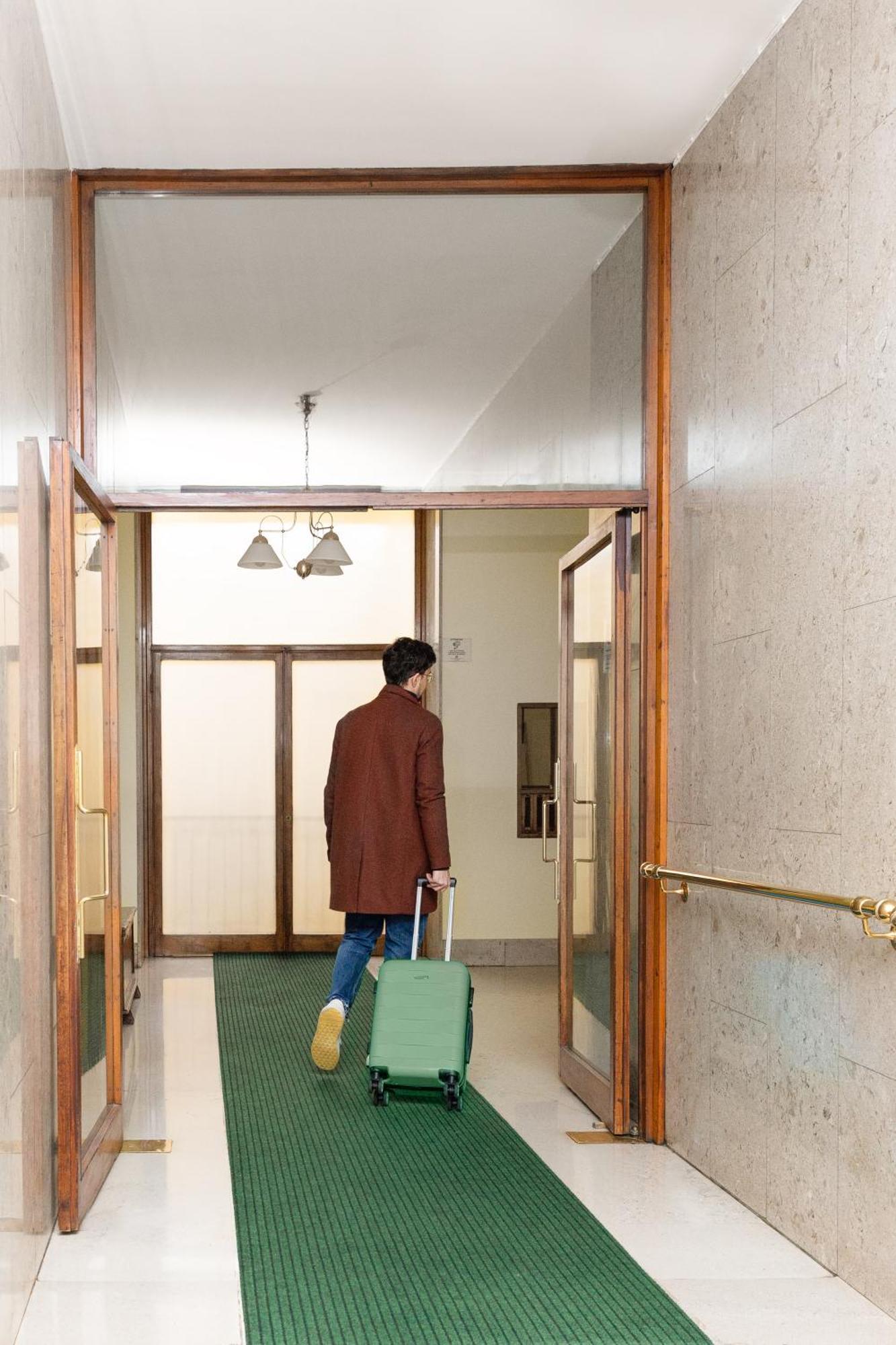 Picasso - Spacious Exclusive Appartamento Milano