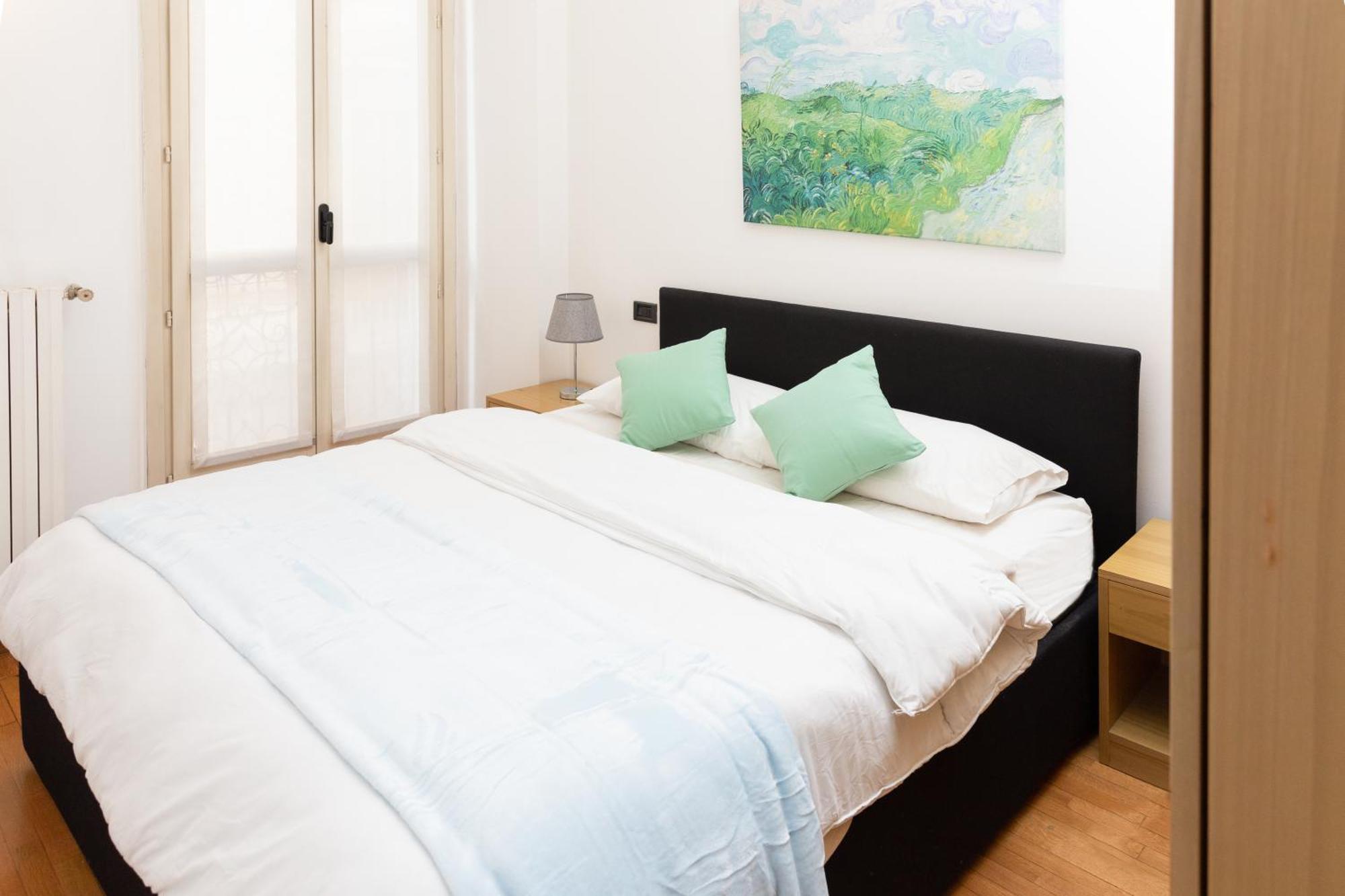 Mint - Van Gogh - Dome Cathedral Apartment