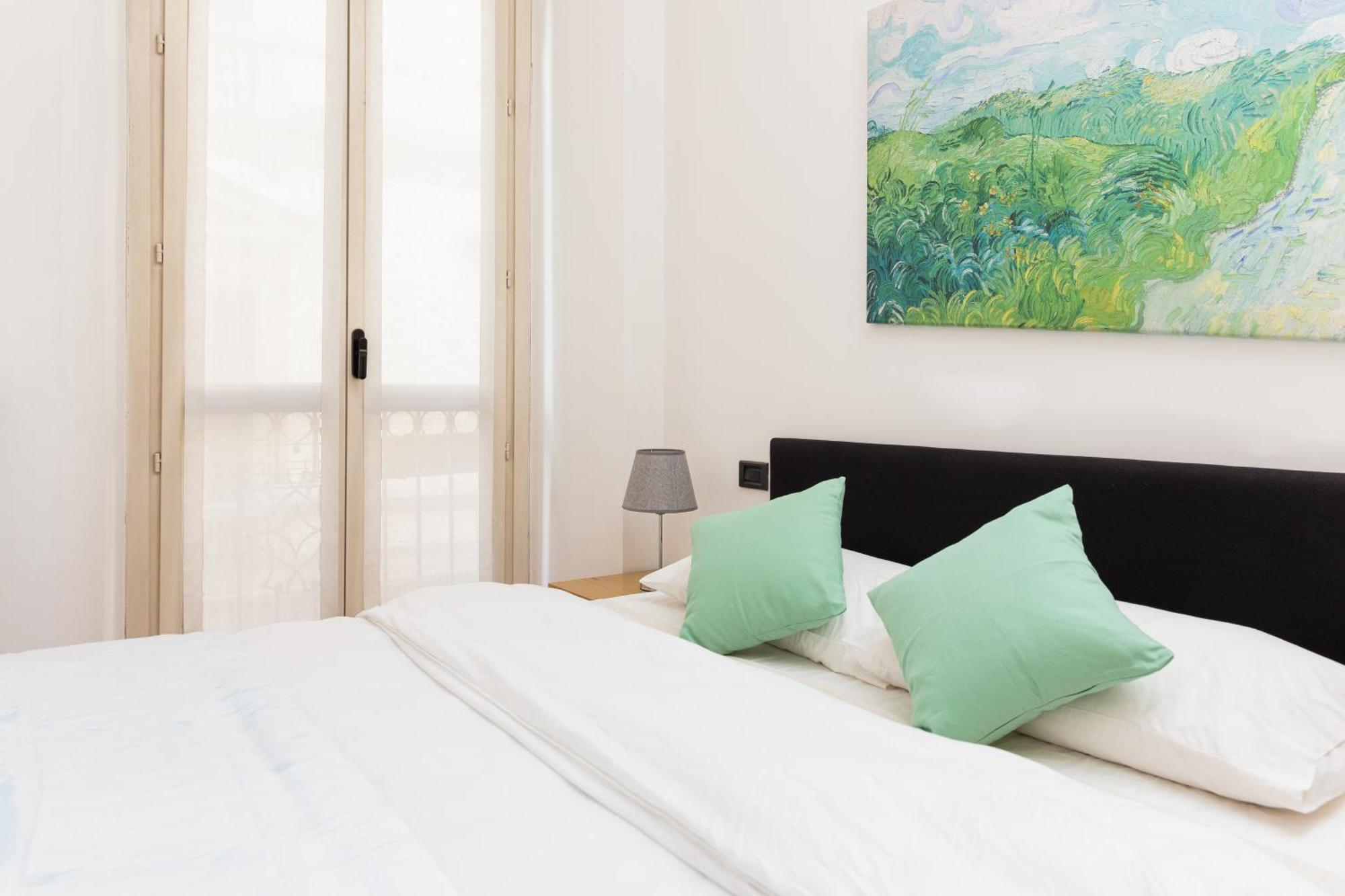 Mint - Van Gogh - Dome Cathedral Apartment