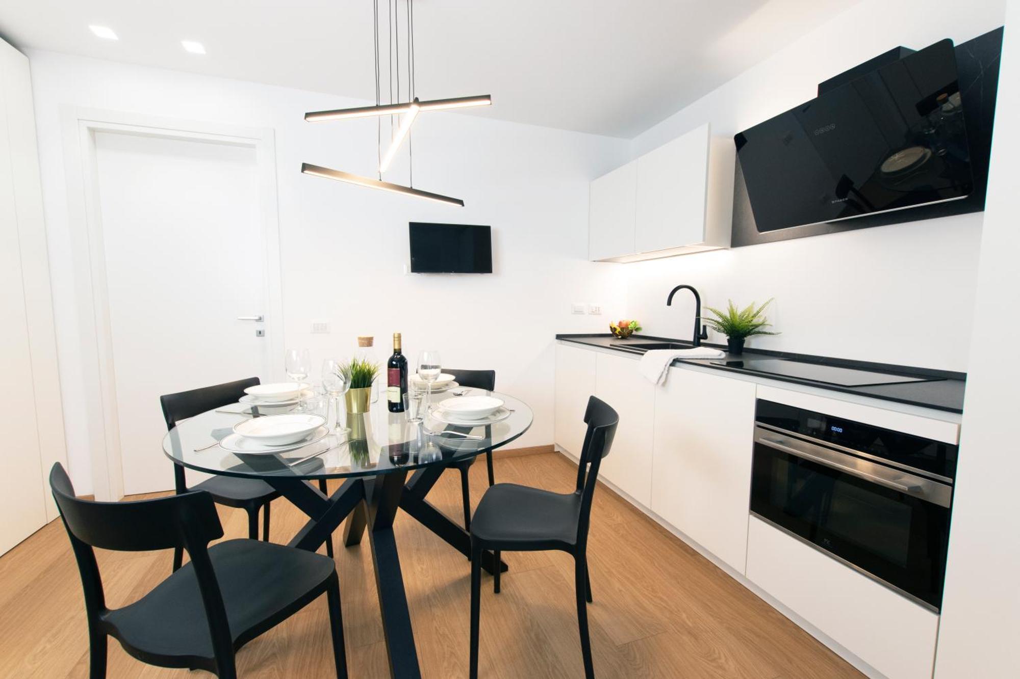 Ihost - Simonetta 7 Milano