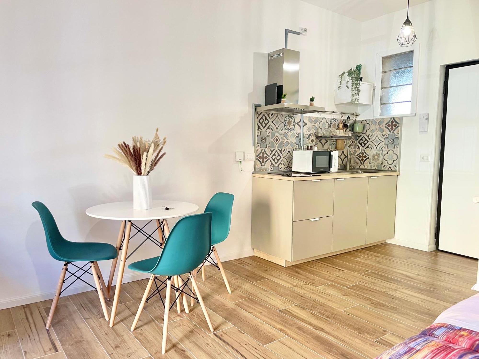 Charm House Apartment *